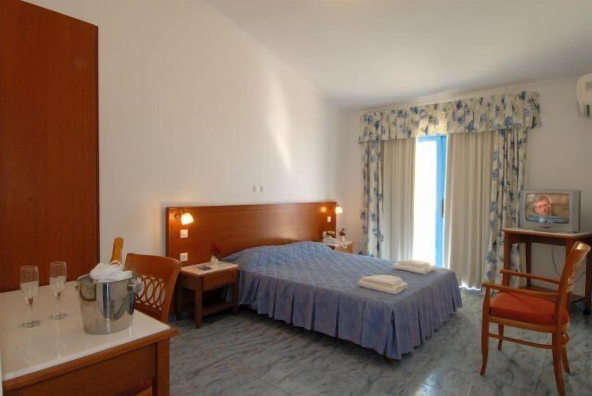 Hotel Costa Blu à Benitses  Extérieur photo